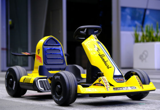 14 anos de idade Carro de moda de design passeio em carro de karting com dois motores a um preço acessível