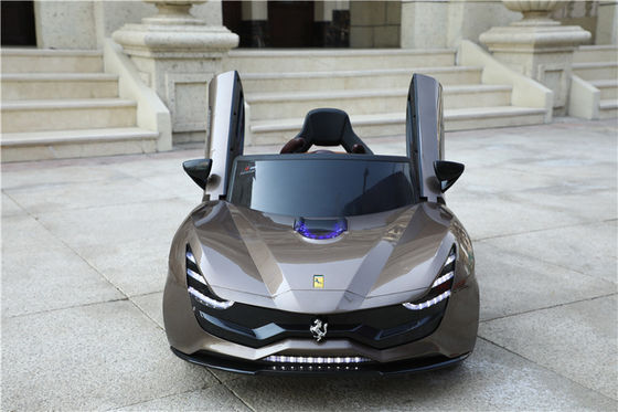 Tipo de plástico PP Última de duas portas 12 Volt Ride Electric Kids em carro de brinquedo para crianças