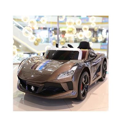 Oferece bateria de 12 V de duas portas Crianças de viagem elétrica em carro de brinquedo para crianças personalizável