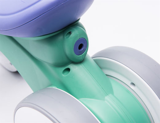 2022 Balanço de bebê de plástico verde Carro de carrinho brinquedos para crianças Passear no carro bicicleta equilibrada