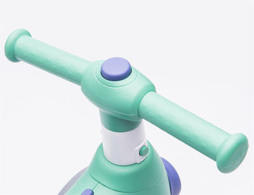 2022 Pedal de equilíbrio do carro para crianças Push Ride On Toy com Baby Cycling