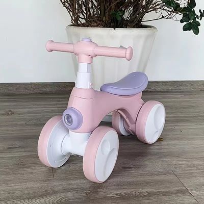 Dispositivos de bolhas de música quente e rodas de plástico Carro para crianças Max Loading 30kg Self Scooter