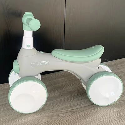 Dispositivos de bolhas de música quente e rodas de plástico Carro para crianças Max Loading 30kg Self Scooter
