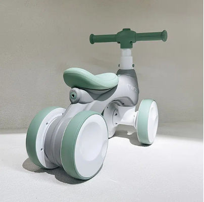 Dispositivos de bolhas de música quente e rodas de plástico Carro para crianças Max Loading 30kg Self Scooter