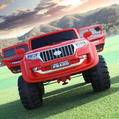 Estilo 2.4GHz Remote Control Ride On Car With MP3 e Portas Abertas para Crianças Carro Elétrico