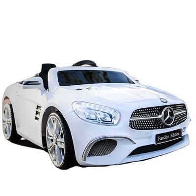 2.4G R/C Baby Ride On Toy Car com 2,6 3,5KM/H velocidade e LED luzes função de música