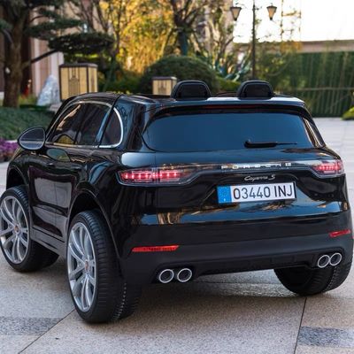 Controle remoto e música em carros de brinquedo elétricos para crianças Unisex bateria alimentada