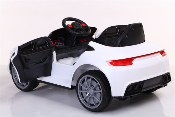 5-7 anos de idade Unisex Electric Ride On Car com música e controle remoto de telefone celular