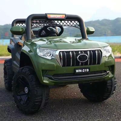 Carro de brinquedo de quatro rodas quente para crianças pode sentar em uma pessoa Carro pequeno alimentado por bateria crianças