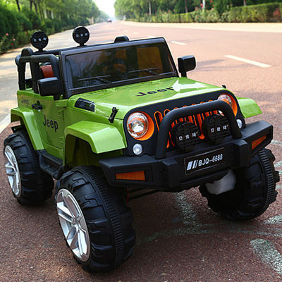 Controle remoto mais recente 12V Electric Ride On Car for Kids Bateria operada 380 * 4 Motor