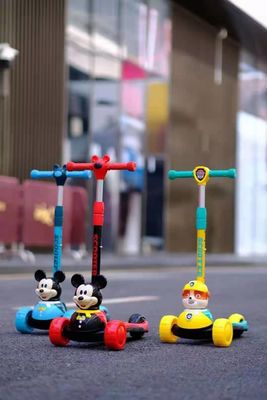 Carrinho de bicicleta de plástico para crianças com música e função de dobragem