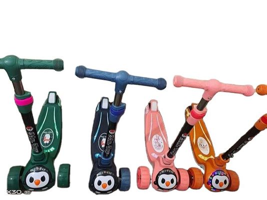 3 rodas de PU LED Baby Kick Scooter venda para crianças Função de música Iluminação Um clique dobrável