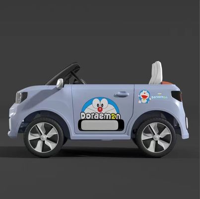 Passeio elétrico de plástico em um carro de brinquedo de 12 volts para crianças com controle remoto de educação precoce