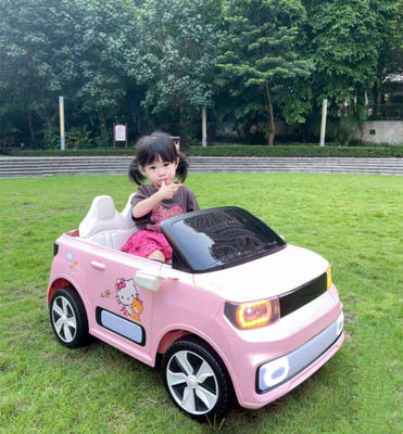 Passeio elétrico de plástico em um carro de brinquedo de 12 volts para crianças com controle remoto de educação precoce