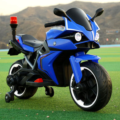 Crianças a andar de motocicleta eléctrica na polícia Carro com arranque com toque único e luzes da polícia