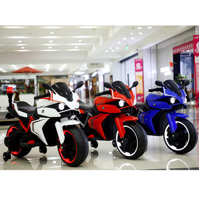 Crianças a andar de motocicleta eléctrica na polícia Carro com arranque com toque único e luzes da polícia